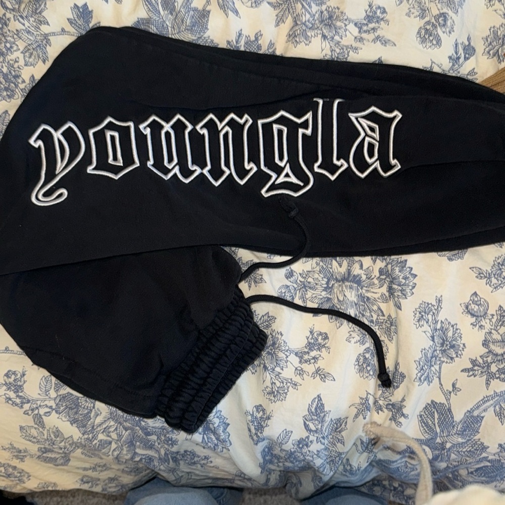 Young La sweatpants